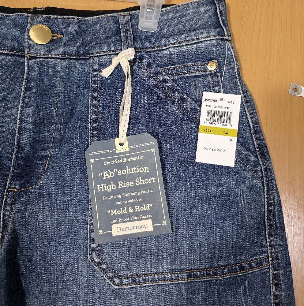 Democracy “Curve Equality” Ab Solution Denim Shorts – Size 14 NWT - Picture 9 of 14
